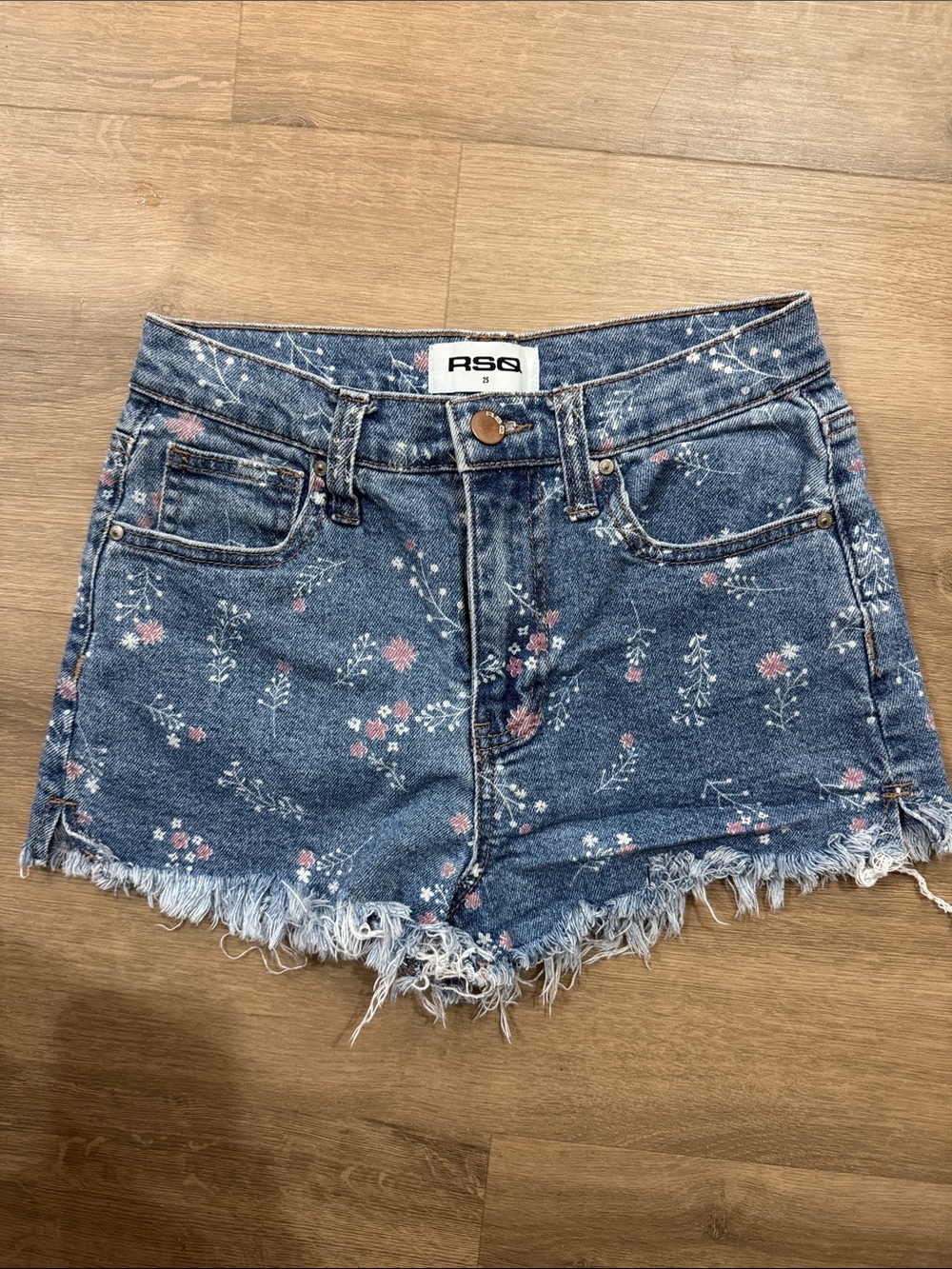 RSQ Blue Floral Frayed Hem Denim Shorts 25